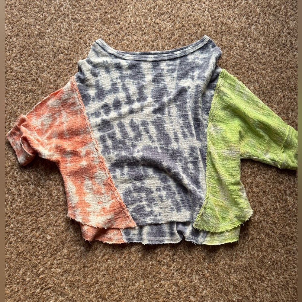 We The Free Womens Terry Cloth Size Extra Small Crop Tye Dye Shirt